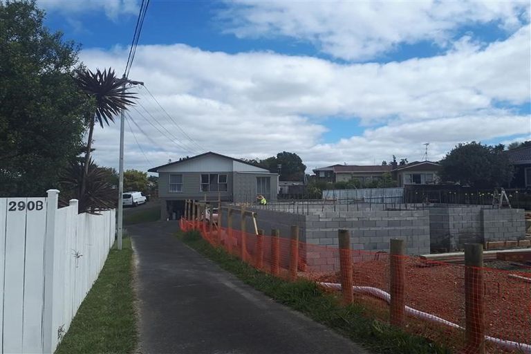 Photo of property in 2/290 Wairau Road, Glenfield, Auckland, 0629