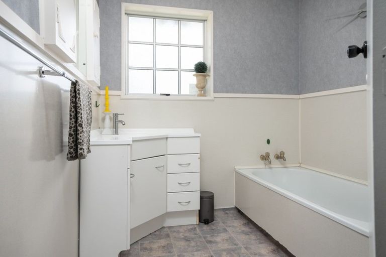 Photo of property in 76 Abergeldie Way, Cambridge, 3493