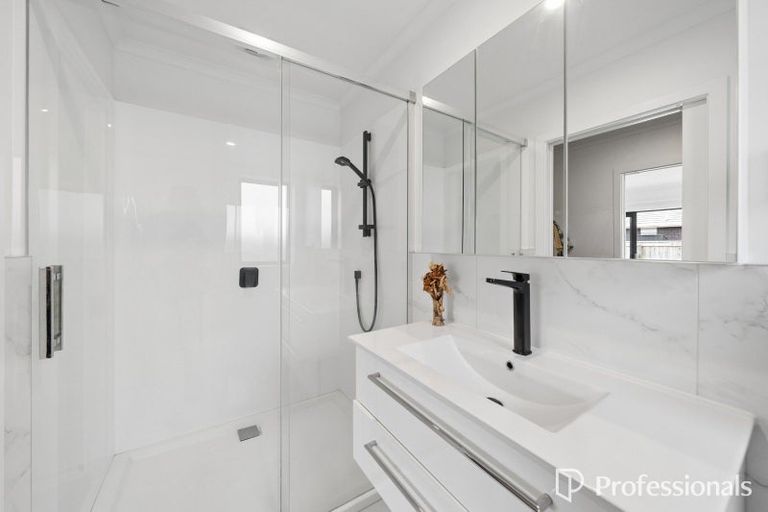 Photo of property in 17 Ford Road, Manor Park, Lower Hutt, 5019