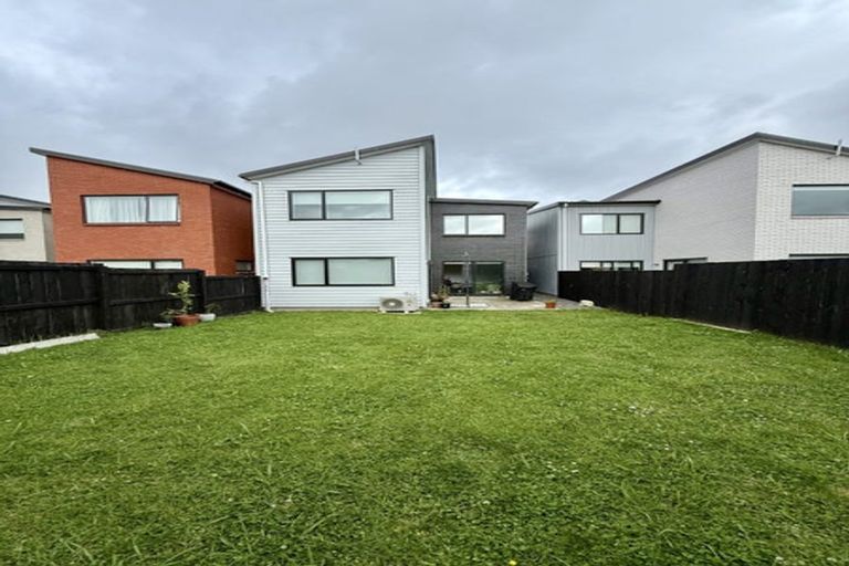 Photo of property in 24 Pilot Drive, Hobsonville, Auckland, 0616