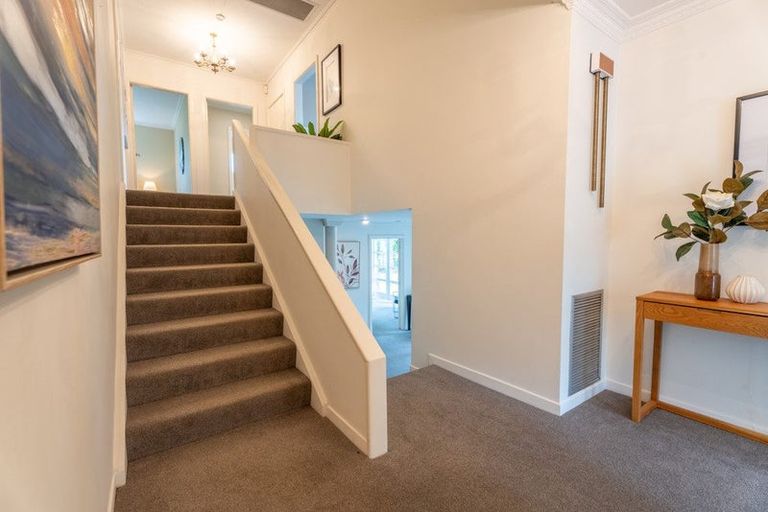 Photo of property in 8 Tuirau Place, Ilam, Christchurch, 8041