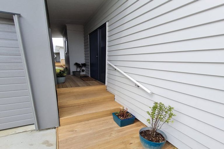 Photo of property in 5 Kawariki Road, Helensville, 0800