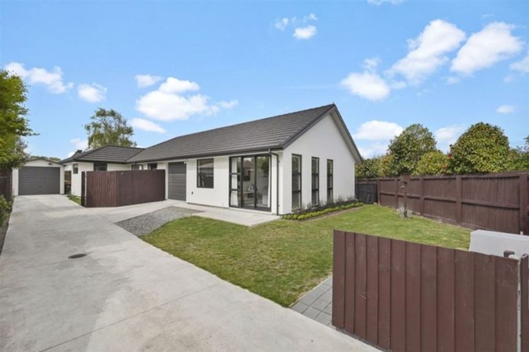 Photo of property in 1/8 Hurst Place, Parklands, Christchurch, 8083