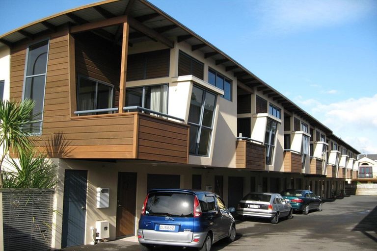 Photo of property in 36n Maunganui Road, Mount Maunganui, 3116