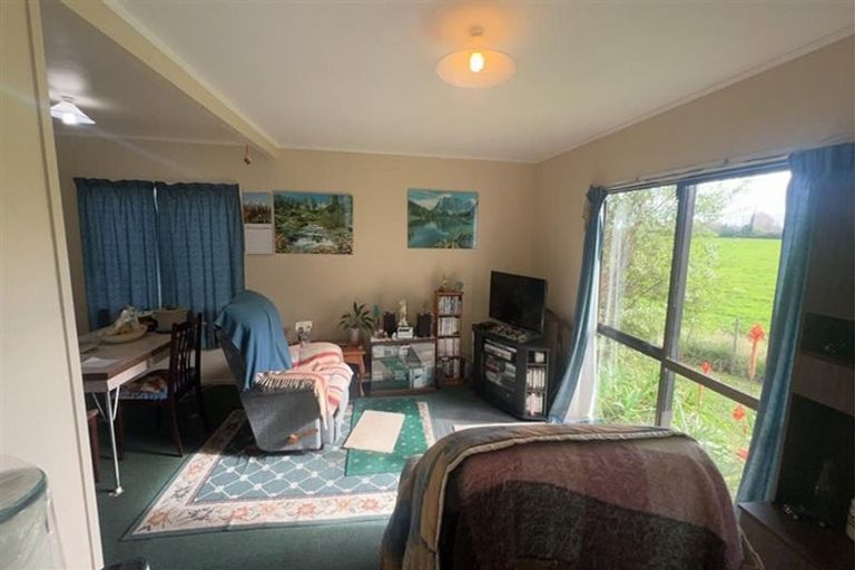 Photo of property in 28 Pukeroa Place, Papakura, 2110