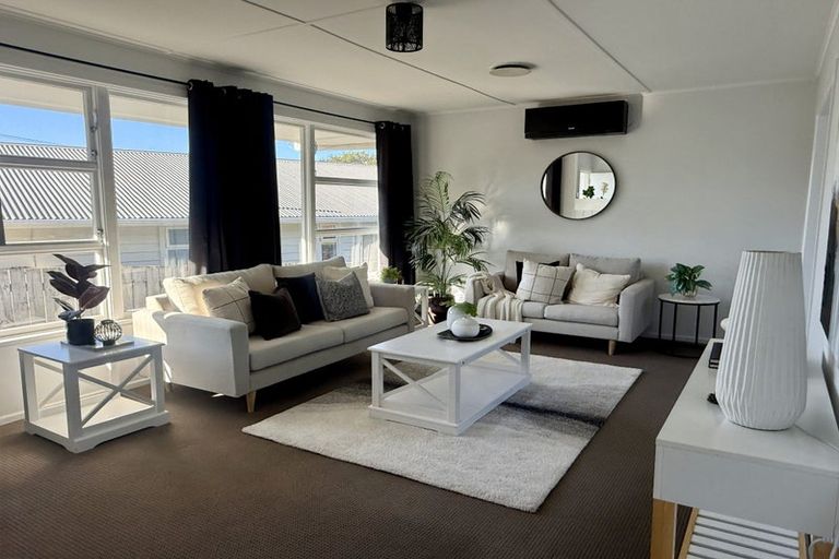 Photo of property in 18 Beazley Avenue, Paparangi, Wellington, 6037