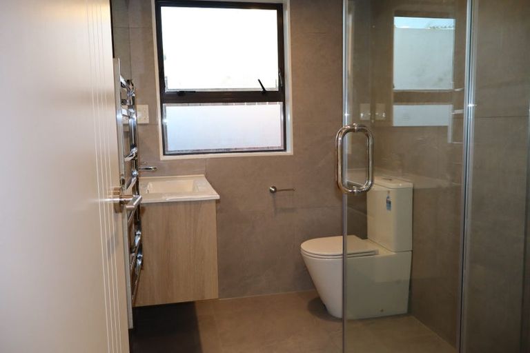 Photo of property in 1/30 Shakespeare Road, Milford, Auckland, 0620