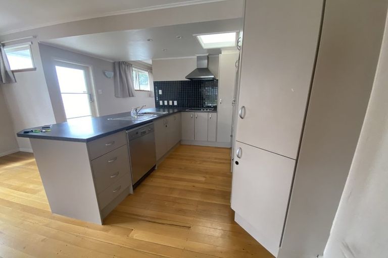 Photo of property in 294 Wairau Road, Glenfield, Auckland, 0629