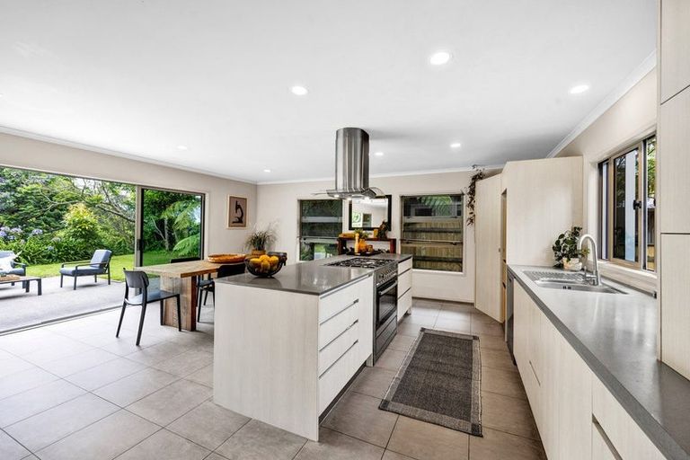 Photo of property in 72e Wairau Road, Oakura, 4314