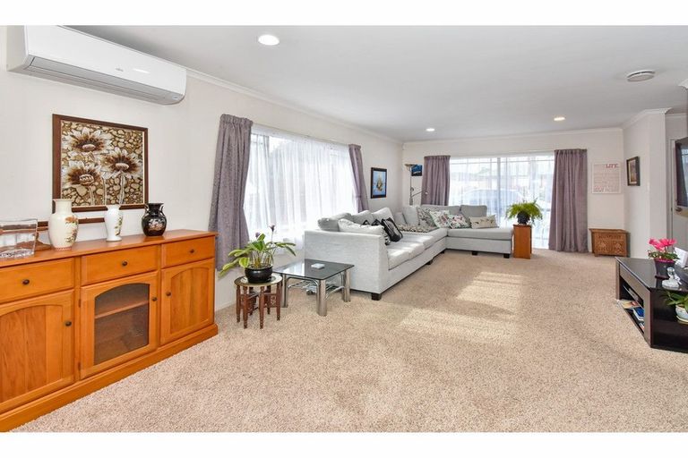 Photo of property in 42 Sandwick Drive, Weymouth, Auckland, 2103