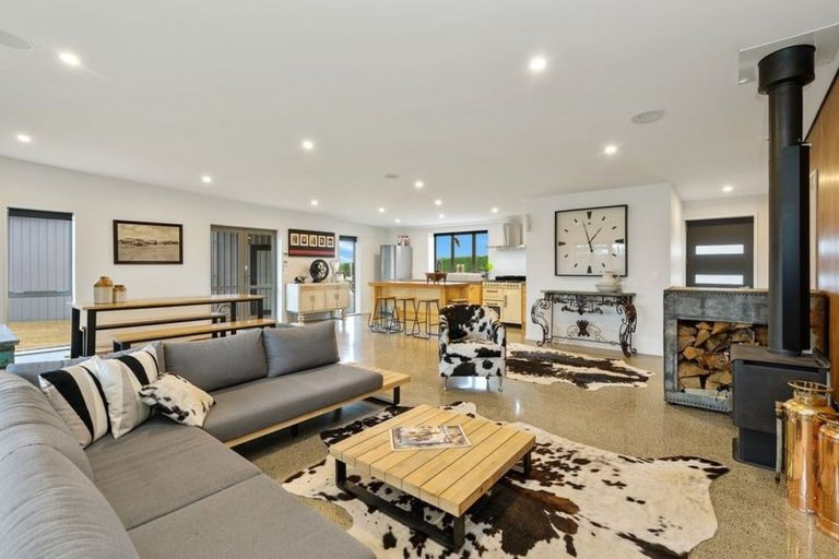 Photo of property in 1 Bellbird Place, Rolleston, 7614