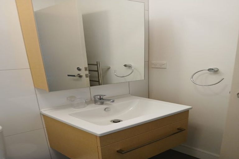 Photo of property in Twin Towers, 909/17 Putney Way, Manukau, Auckland, 2104