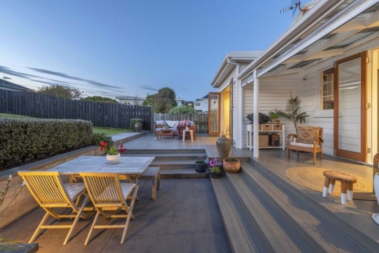 Photo of property in 90 Tiber Street, Island Bay, Wellington, 6023