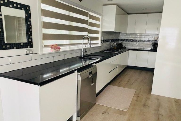 Photo of property in 76 Mountbatten Avenue, Hillcrest, Auckland, 0627