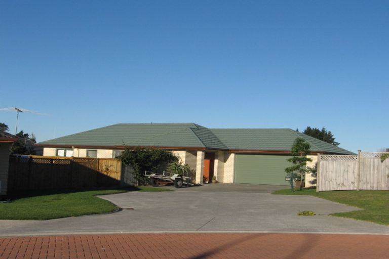 Photo of property in 12 Ashkirk Place, Wattle Downs, Auckland, 2103