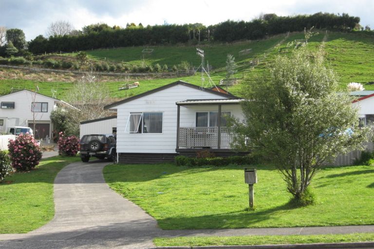 Photo of property in 25 Resolution Road, Welcome Bay, Tauranga, 3112