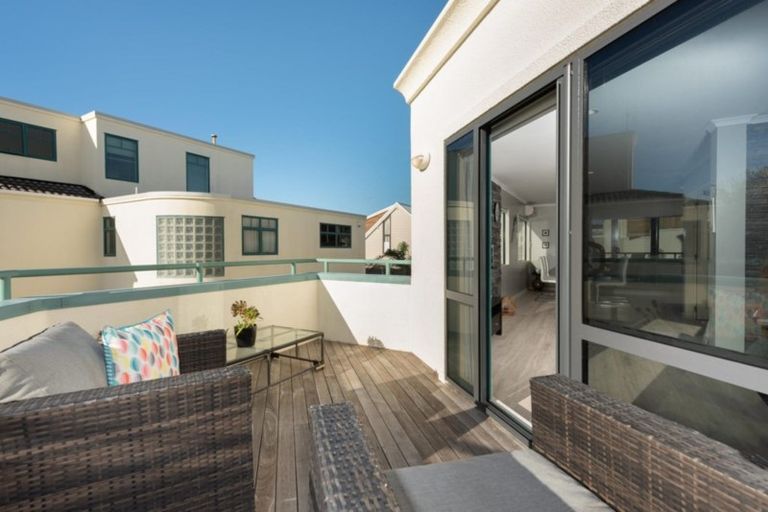 Photo of property in 26a Sunbrae Grove, Mount Maunganui, 3116