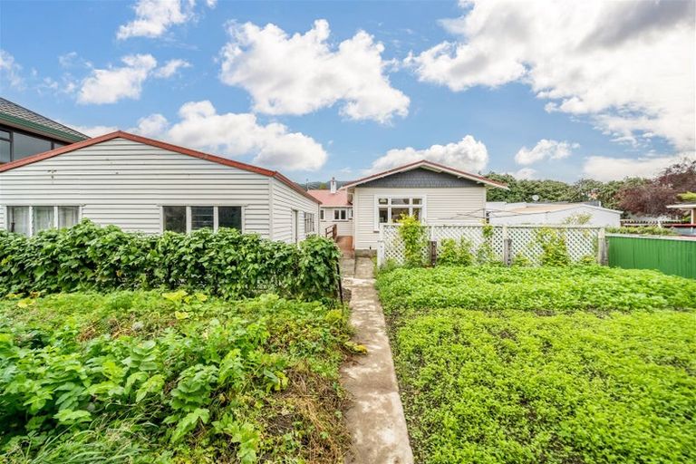 Photo of property in 57 Pohutukawa Street, Woburn, Lower Hutt, 5010