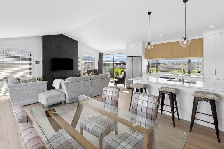 Photo of property in 47 Pounamu Avenue, Albert Town, Wanaka, 9305