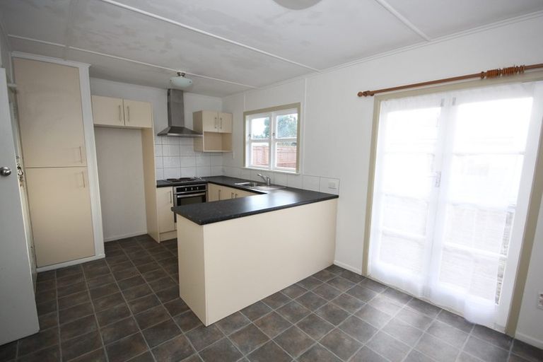 Photo of property in 1 Surrey Street, Manurewa, Auckland, 2102