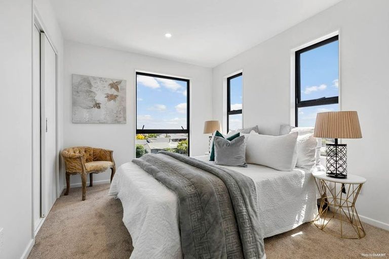 Photo of property in 3/62 Highland Drive, Highland Park, Auckland, 2010