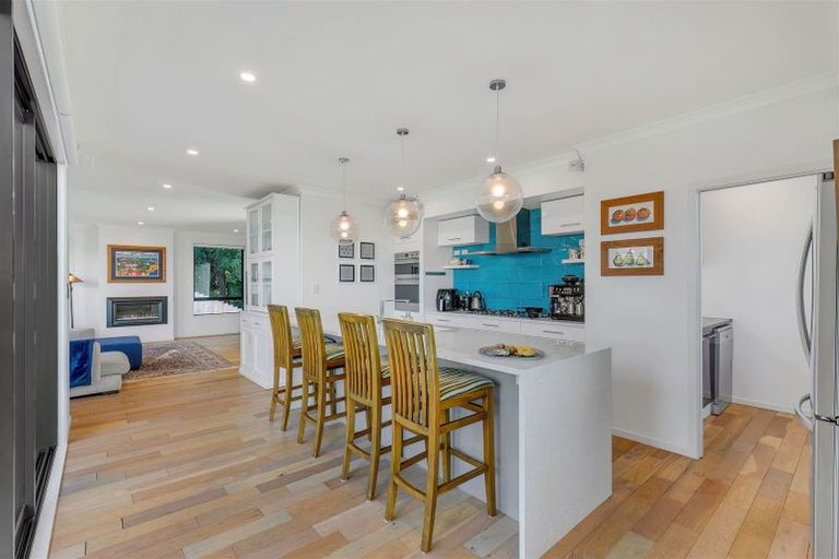 Photo of property in 8 The Track, Plimmerton, Porirua, 5026