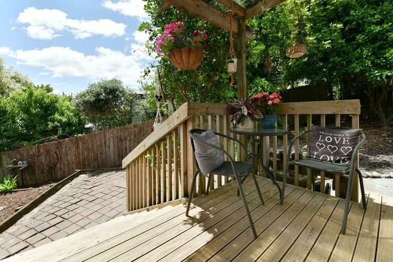 Photo of property in 2/596 Whangaparaoa Road, Stanmore Bay, Whangaparaoa, 0932