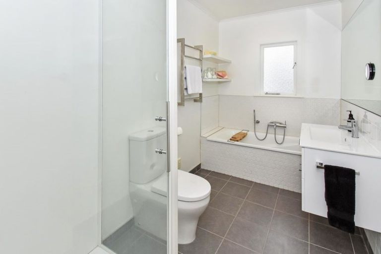 Photo of property in 6 Alpha Street, Papakura, 2110