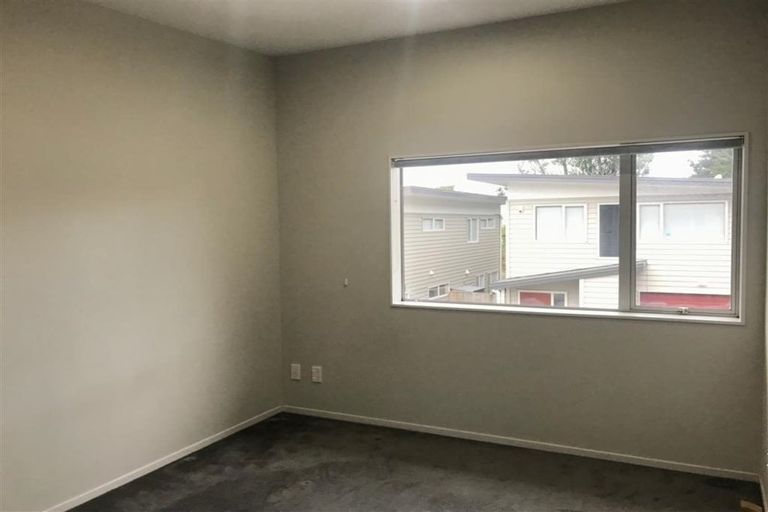 Photo of property in 21/45a Swanson Road, Henderson, Auckland, 0610