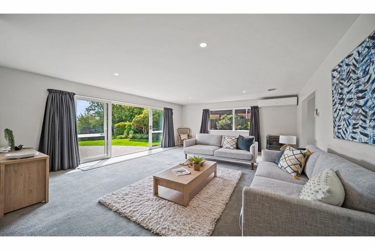 Photo of property in 4 Fountainhead Lane, Hillmorton, Christchurch, 8025