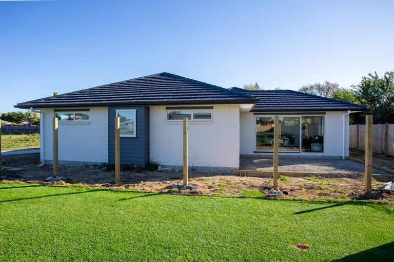 Photo of property in 10 Van Baarle Close, Carterton, 5713