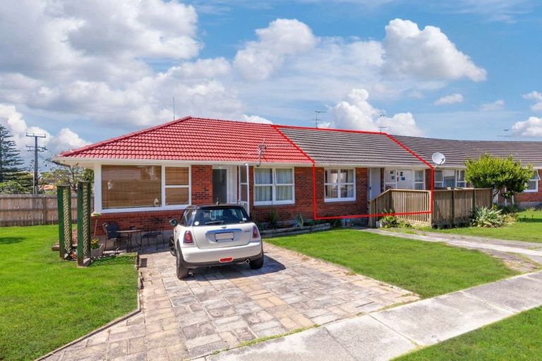 Photo of property in 2/13 Creamer Avenue, Belmont, Auckland, 0622