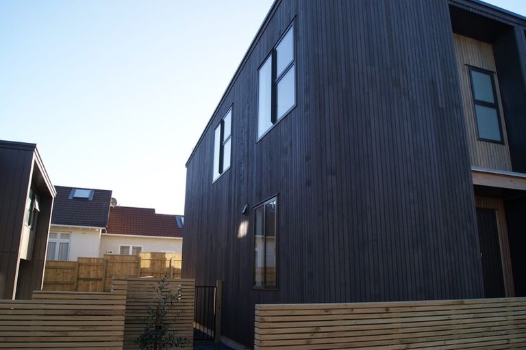 Photo of property in 7/20 Trent Street, Island Bay, Wellington, 6023