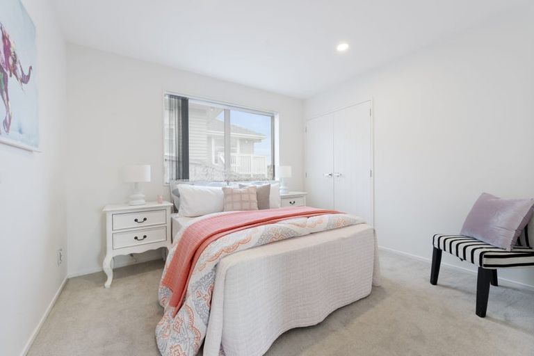 Photo of property in 25 View Road, Henderson, Auckland, 0612