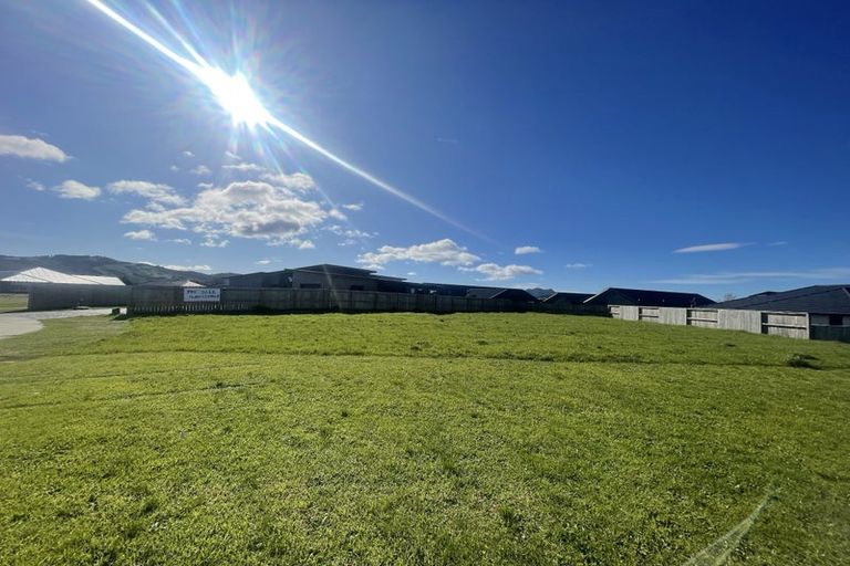 Photo of property in 8 Ronomor Place, Whitianga, 3510