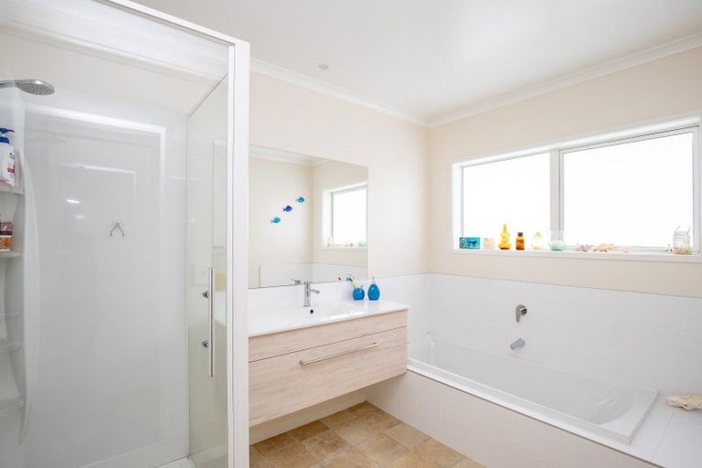 Photo of property in 59 Darlington Street, Ngatea, 3503