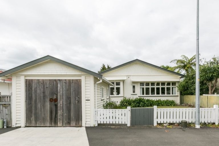 Photo of property in 33 Nelson Crescent, Napier South, Napier, 4110