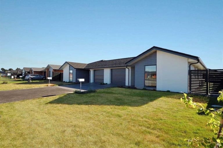 Photo of property in 19 Ragley Way, Rolleston, 7615