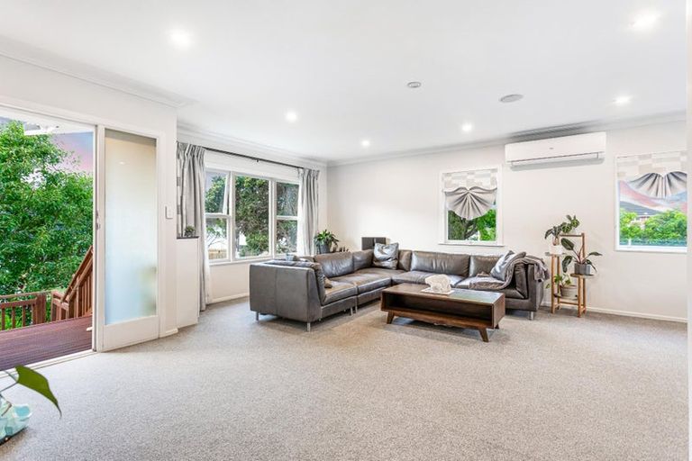 Photo of property in 111 Colwill Road, Massey, Auckland, 0614