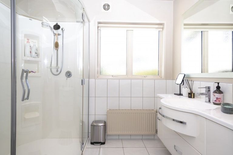 Photo of property in 56 Centennial Avenue, Arrowtown, 9302