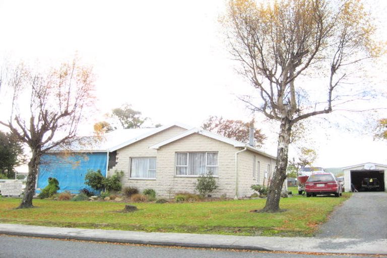 Photo of property in 17 Saint Albans Street, Kaitangata, 9210