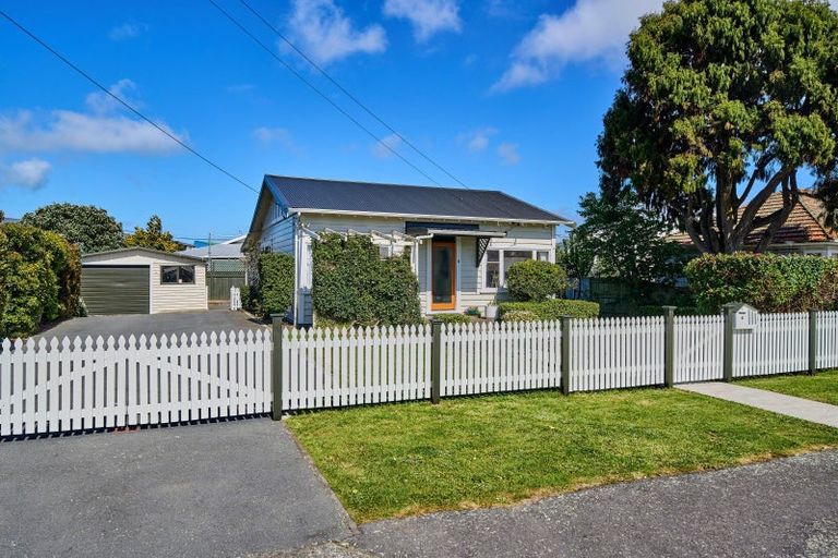 Photo of property in 6 York Street, Moera, Lower Hutt, 5010