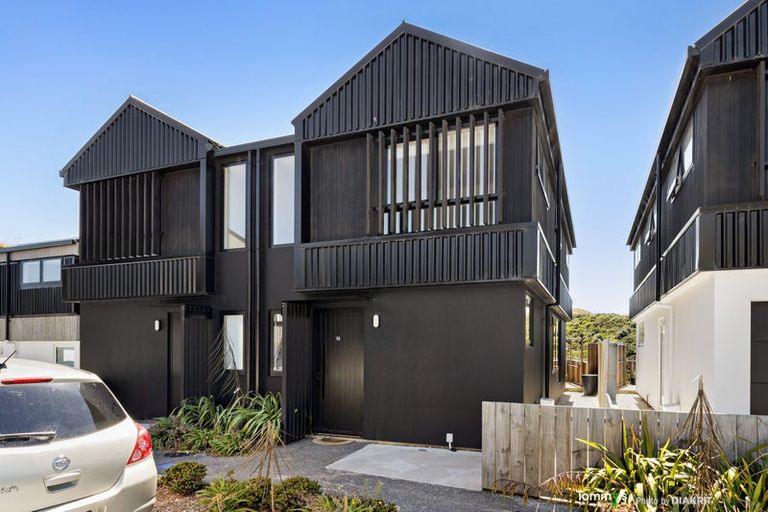 Photo of property in 19/6 Bushland Grove, Paparangi, Wellington, 6037