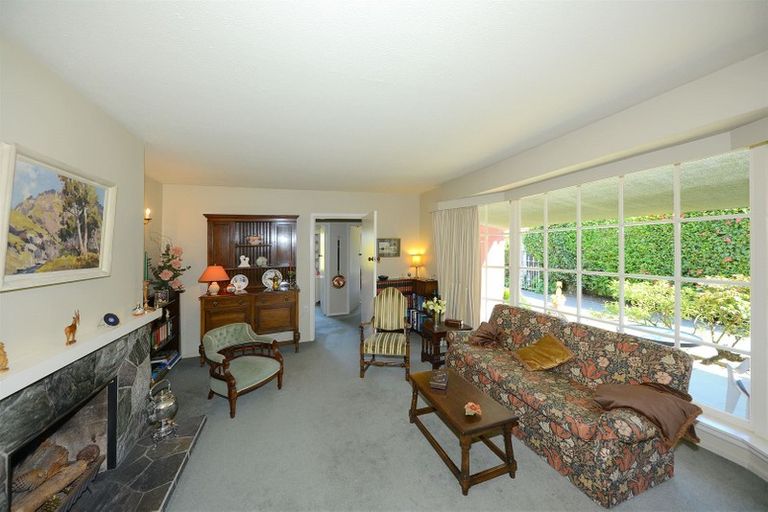 Photo of property in 22 Ambleside Drive, Burnside, Christchurch, 8053