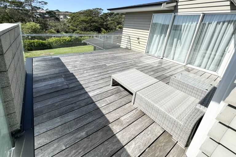Photo of property in 8 Mural Place, Greenhithe, Auckland, 0632