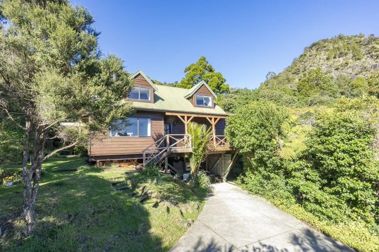 Photo of property in 165 Lone Kauri Road, Karekare, New Lynn, 0772