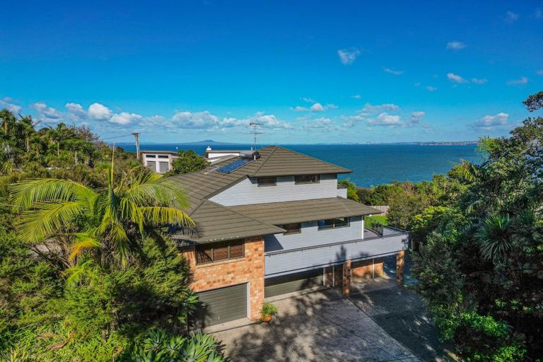Photo of property in 65 Roberts Road, Matakatia, Whangaparaoa, 0930