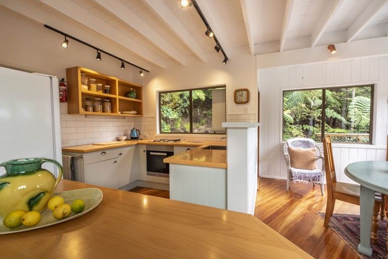 Photo of property in 16 Major Bridge Drive, Russell, 0272