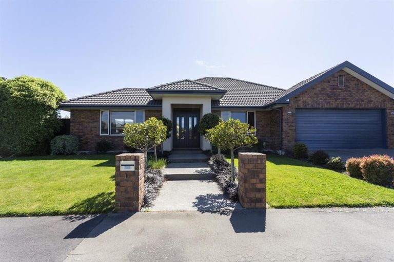 Photo of property in 16 Te Pihopa Way, Aidanfield, Christchurch, 8025