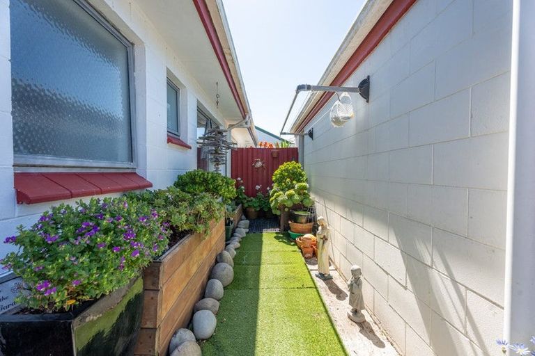 Photo of property in 1/6 Lonsdale Street, New Brighton, Christchurch, 8083